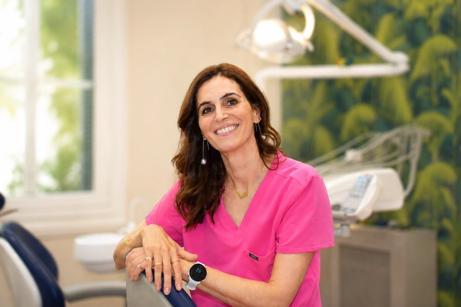 Η Dr. Αμαλία Κ. Σταυροπούλου στο οδοντιατρείο DentCare